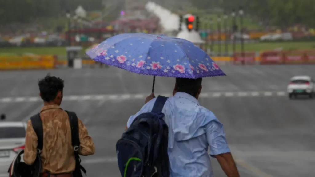 Delhi-NCR Weather Update: दिल्ली-एनसीआर में झमाझम बारिश के आसार, यूपी-हरियाणा समेत इन 10 राज्यों में मौसम विभाग का अलर्ट; जानें ताजा अपडेट