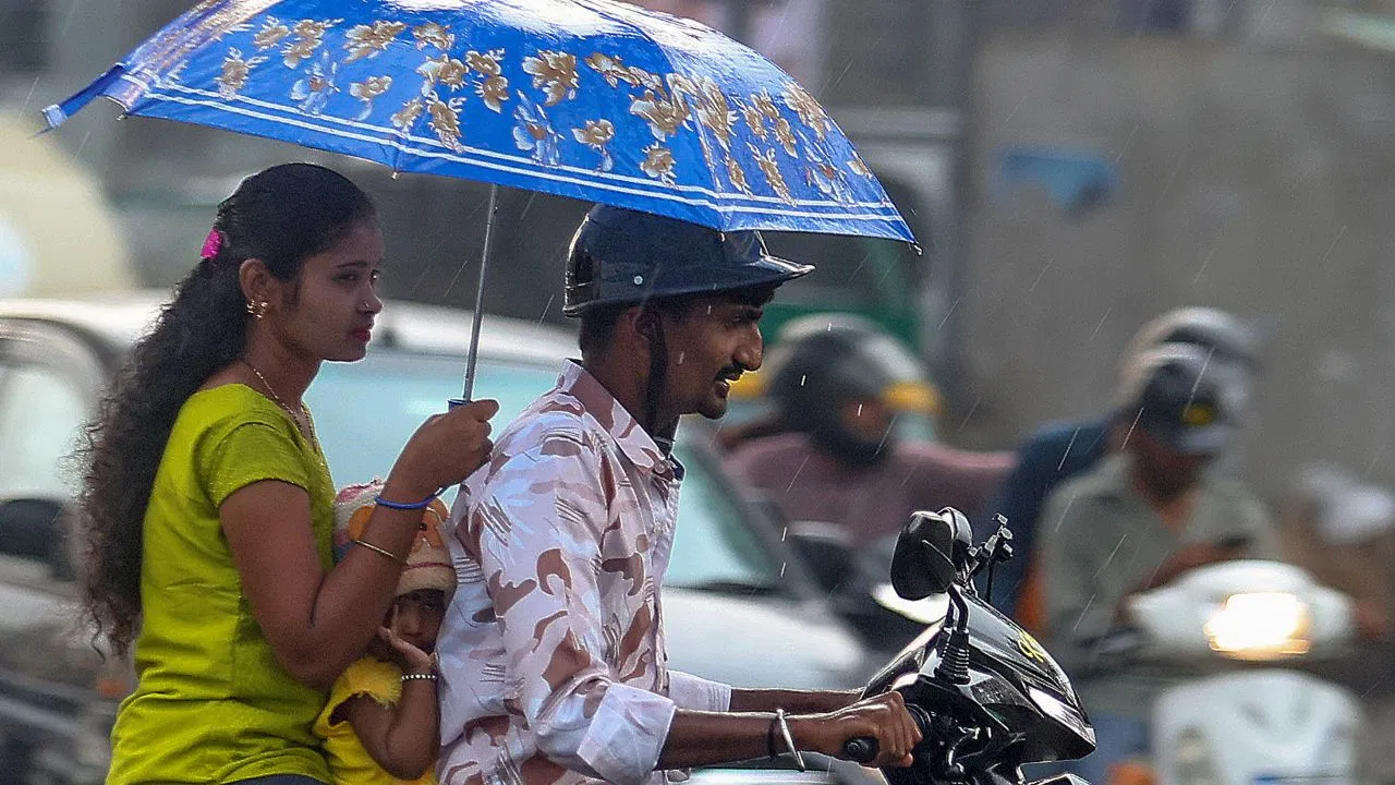 Weather Update: देशभर में बदलेगा मौसम का मिजाज, कई राज्यों में भारी बारिश और आंधी का अलर्ट