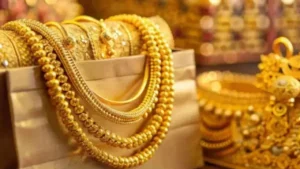 Gold Price Crash: औंधे मुंह गिरा सोना! 20% की गिरावट के साथ बेयर मार्केट में एंट्री, निवेशकों में मची खलबली