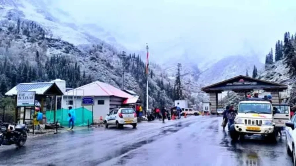 Himachal Weather Update: हिमाचल में बदलेगा मौसम, अगले 3 दिन भारी बारिश और बर्फबारी का अलर्ट