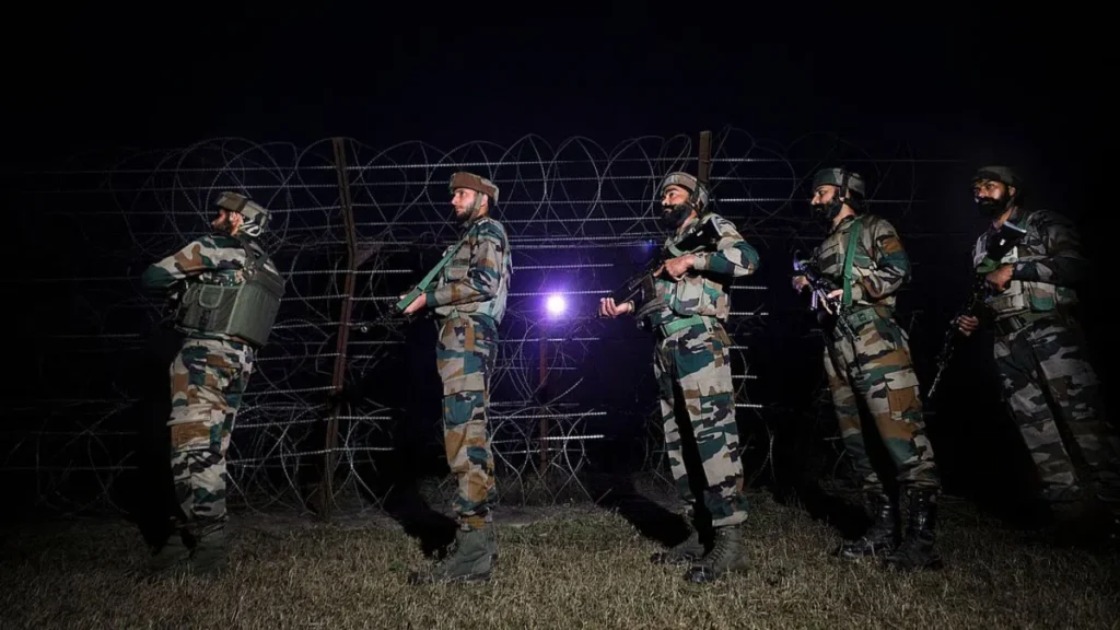 जम्मू-कश्मीर में बड़ी साजिश नाकाम? LoC पर मंडराते पाकिस्तानी ड्रोन पर जवानों ने की भीषण फायरिंग; इलाके में सर्च ऑपरेशन जारी