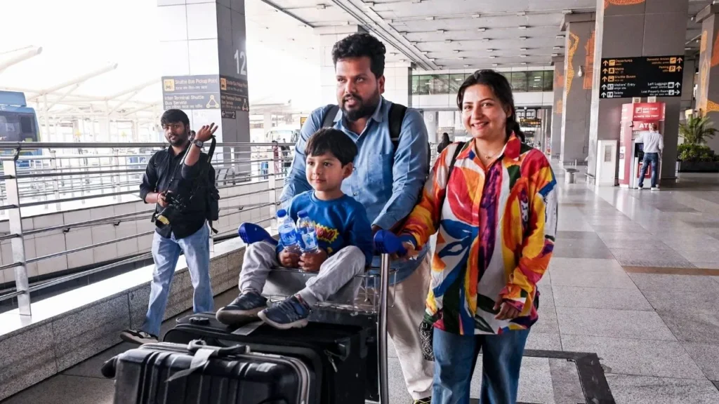 ईरान के हमलों के बाद कैसा है दुबई का हाल? भारत लौटे यात्रियों ने सुनाई आपबीती- ‘आसमान में दिख रहे थे धमाके, मोबाइल पर आ रहे थे अलर्ट’