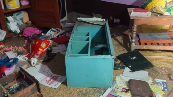 खंडवा में दिनदहाड़े डकैती: पामाखेड़ी में 8 नकाबपोश बदमाशों ने मजदूरों को बंधक बनाकर लूटी लाइसेंसी बंदूक और कैश