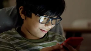 Health Alert: बच्चों का बढ़ता स्क्रीन टाइम और हार्ट हेल्थ; स्टडी में सामने आया बड़ा खतरा