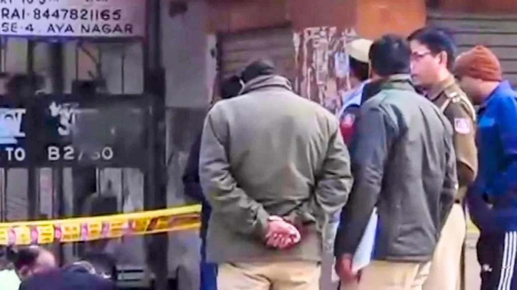 नांगलोई में खौफनाक मंजर! ‘अचार का कुआं’ बना काल, फैक्ट्री मालिक और जवान बेटे की दम घुटने से दर्दनाक मौत