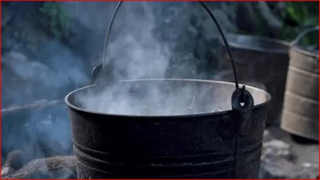 होली के दिन दादी पर छिड़क दिया पेंट, गुस्से में 4 साल के पोते पर उड़ेला खौलता हुआ पानी, बुरी तरह झुलसा मासूम