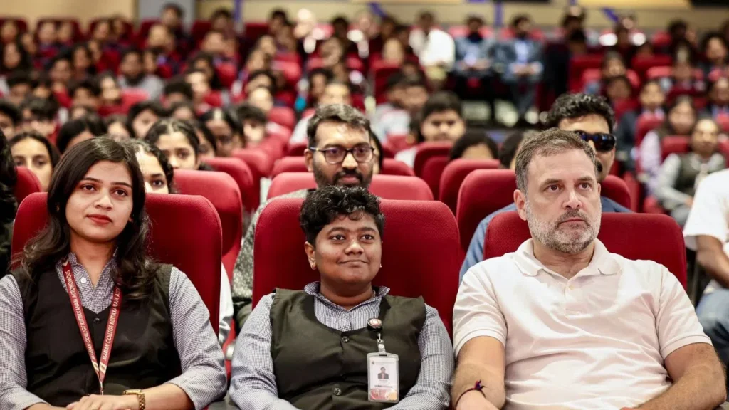 Women’s Day 2026: केरल में राहुल गांधी ने छात्राओं से की दिल की बात, महिला सशक्तिकरण और ‘Identity’ पर दिया ऐसा जवाब कि बज उठी तालियां