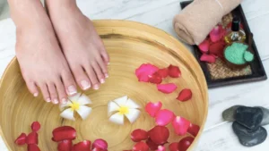 Pedicure at Home: घर पर पेडिक्योर करने का आसान तरीका, पार्लर जैसा निखार पाने के लिए फॉलो करें ये स्टेप-बाय-स्टेप गाइड