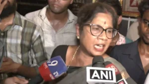 Kolkata Violence: पीएम मोदी की रैली से पहले भारी बवाल, मंत्री शशि पांजा के आवास पर हमला; TMC-BJP कार्यकर्ताओं में खूनी संघर्ष, कई घायल