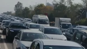 Noida Elevated Road Traffic: नोएडा एलिवेटेड रोड बना ‘जाम का जंजाल’, सेक्टर-18 से 62 तक गाड़ियों की कतार; वर्क शेड्यूल बिगड़ने से लोग परेशान