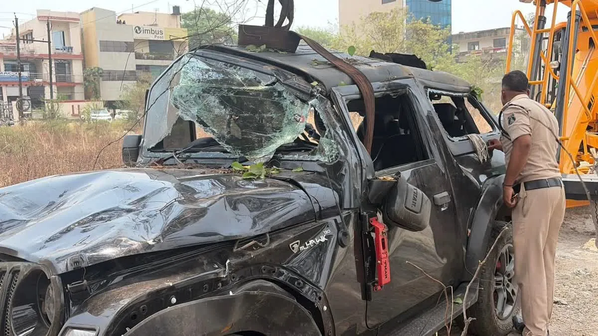 Bhilai Road Accident: भिलाई के नेहरू नगर चौक पर बेकाबू होकर पलटी जीप, हादसे में 1 की मौत और 2 गंभीर घायल