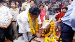 Ravi Kishan at Mahakal: उज्जैन में बाबा महाकाल की भक्ति में डूबे सांसद रवि किशन, भस्म आरती में भाव विह्वल होकर की शिव आराधना