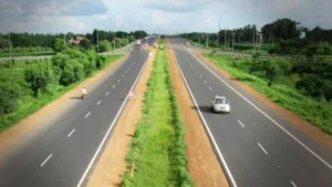 Lucknow-Indore Economic Corridor: लखनऊ से इंदौर तक बनेगा नया इकोनॉमिक कॉरिडोर, बुंदेलखंड से पलायन रोकने के लिए मास्टरप्लान तैयार