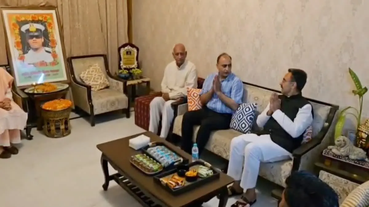 Haryana Speaker Visit: शहीद विनय नरवाल के परिवार से मिले विधानसभा अध्यक्ष, शहीद का दर्जा और संस्थान के नाम पर किया बड़ा ऐलान