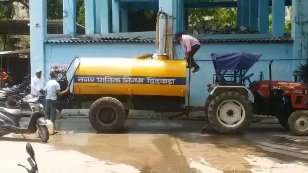 40 डिग्री पारा और 4 दिन से सूखा हलक! बूंद-बूंद पानी को मोहताज हुए लोग; सिस्टम की लापरवाही पर भड़का जनता का गुस्सा