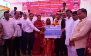 खंडवा: अक्षय तृतीया पर 104 जोड़ों का विवाह-निकाह संपन्न, बेटियों के खाते में आएंगे 49-49 हजार