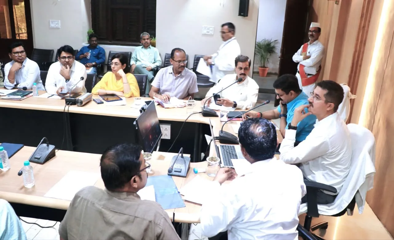 खंडवा: दूध तलाई से ईदगाह और रामेश्वर रोड पर हटेगा अतिक्रमण, कलेक्टर ने दिए सड़क चौड़ीकरण के निर्देश