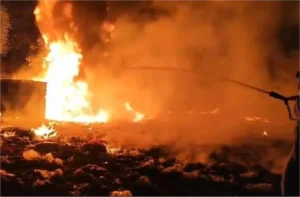 सब्जी मंडी के पास भीषण आग से मचा हाहाकार, आसमान में उठा धुएं का गुबार और लोगों में मची भगदड़