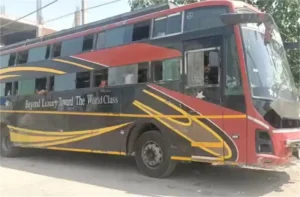 Ludhiana to UP: लुधियाना में अवैध बसों का आतंक, यूपी की खटारा बसों में ठूंस-ठूंस कर भरी जा रही सवारियां; प्रशासन मौन