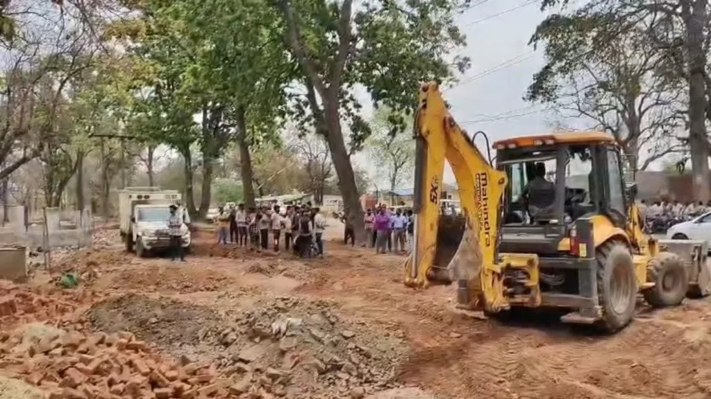 National Highway News: नेशनल हाईवे अवैध कब्जा मुक्त! प्रशासन और पुलिस ने चलाया पीला पंजा, कई अवैध निर्माण ध्वस्त