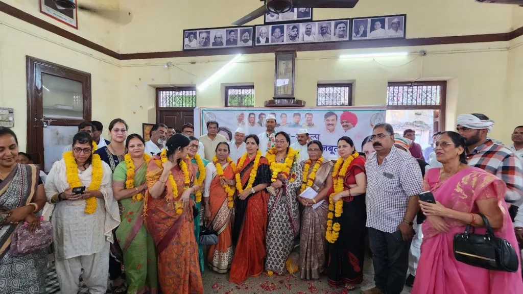 खंडवा: शहर कांग्रेस की नई कार्यकारिणी का हुआ सम्मान, दिग्गजों ने दिया ‘मेरा बूथ सबसे मजबूत’ का मंत्र