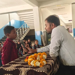 खंडवा: सांदीपनि विद्यालय मूंदी में ‘भविष्य से भेंट’, एसडीएम पंकज वर्मा ने बच्चों को दिया सफलता का मंत्र