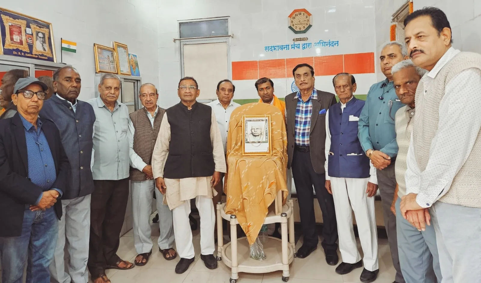 खंडवा: सद्भावना मंच ने मनाई माखनलाल चतुर्वेदी की जयंती, ‘एक भारतीय आत्मा’ को दी गई पुष्पांजलि