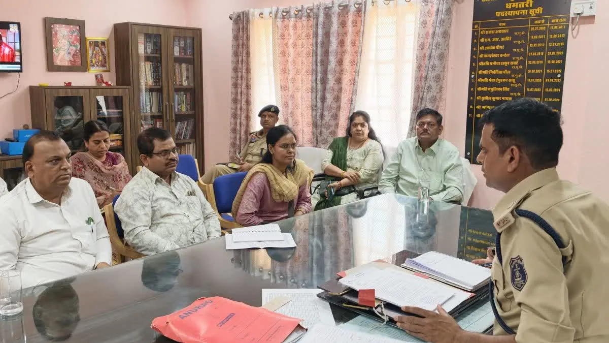 Dhamtari Police: ‘ऑपरेशन तलाश’ का आगाज! 30 दिन में घर लौटेंगे गुमशुदा लोग, पुलिस का बड़ा अभियान