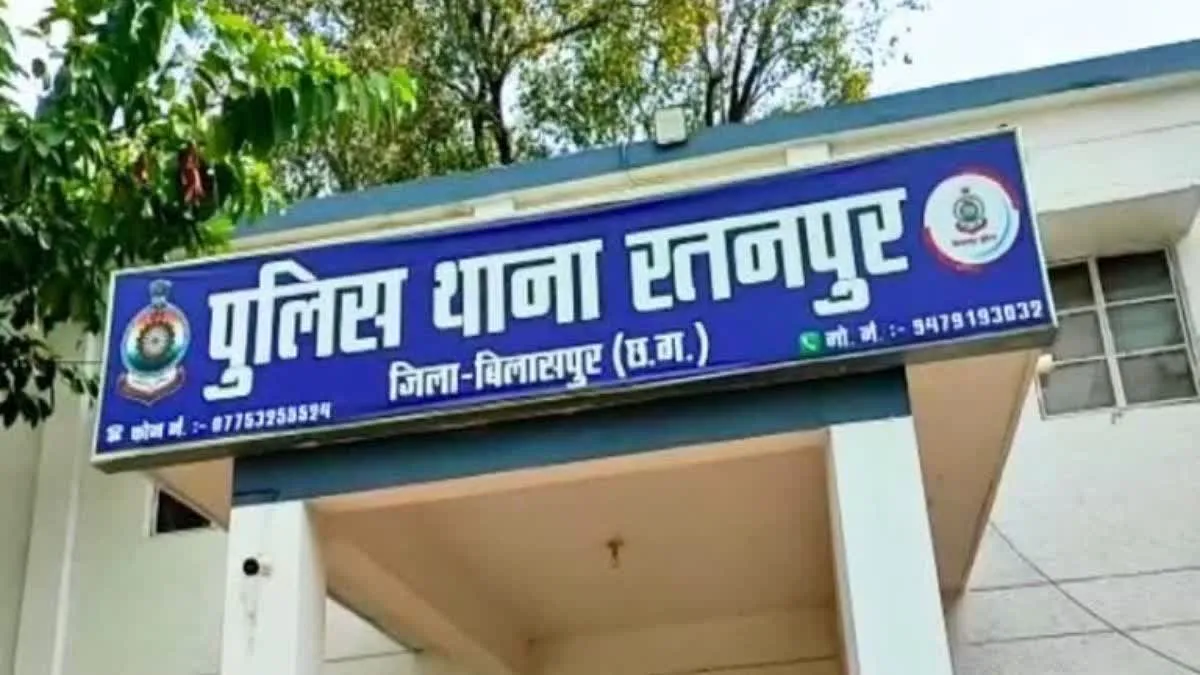 बिलासपुर में खूनी तांडव: रतनपुर में घर में घुसकर तलवार से हमला! महिला की मौत, 8 लोग लहूलुहान