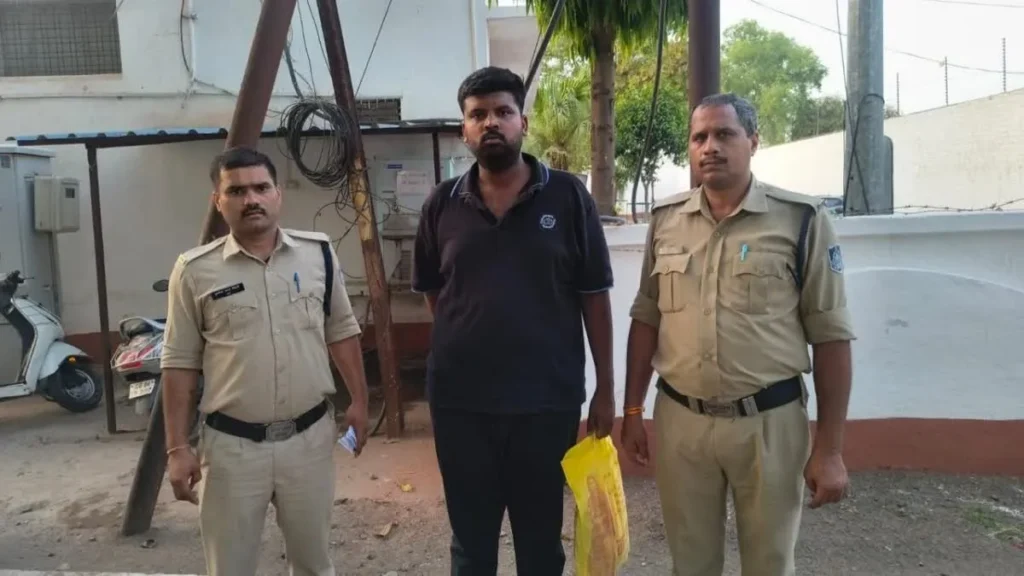 रीवा में इंसानियत शर्मसार! किडनी ट्रांसप्लांट के नाम पर 56 लाख की ठगी, पुलिस ने हरदा से दबोचा शातिर जालसाज