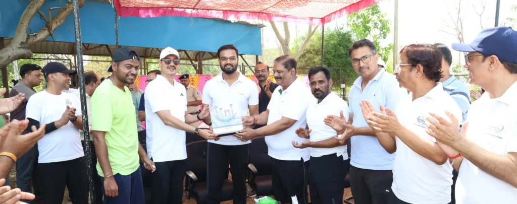 खंडवा: कलेक्टर इलेवन ने जीता रोमांचक मैत्री क्रिकेट मैच, NHDC इलेवन को दी मात