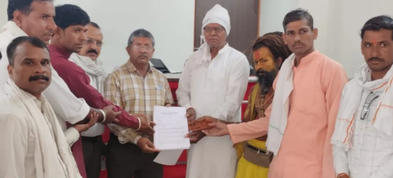 खंडवा: गौमाता को ‘राष्ट्रमाता’ घोषित करने की मांग, संतों और गौभक्तों ने सौंपा ज्ञापन