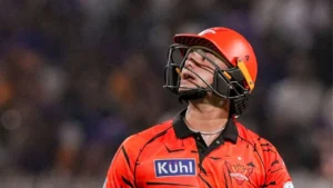 IPL 2026: जीत के बाद भी अभिषेक शर्मा को लगा बड़ा झटका! खाते में आएंगे सिर्फ ₹5.62 लाख, जानें क्यों कटी सैलरी