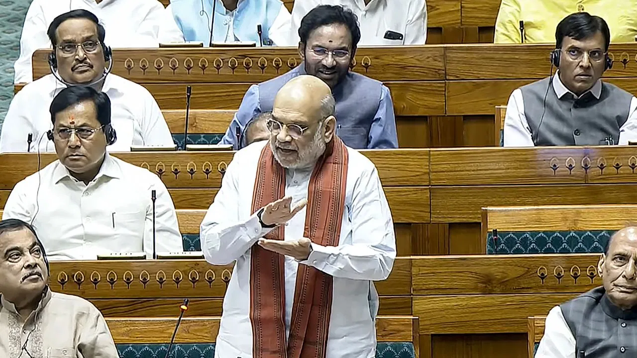 Delimitation 2026: दक्षिण में सीटें औसत से ज्यादा बढ़ेंगी, संसद में अमित शाह ने समझाया परिसीमन का पूरा गणित