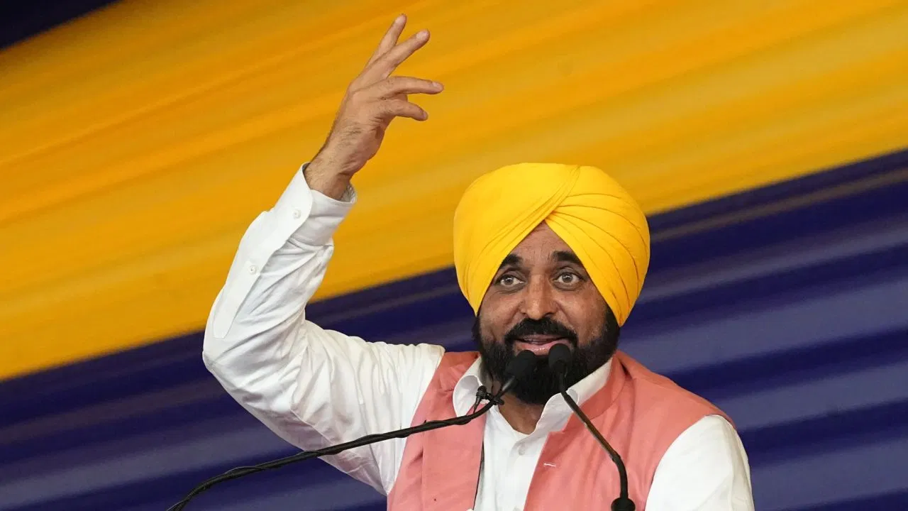 AAP में खलबली! राघव चड्ढा के समर्थन में उतरे भगवंत मान; बोले— “जेल और जांच से नहीं डरते केजरीवाल के सिपाही”