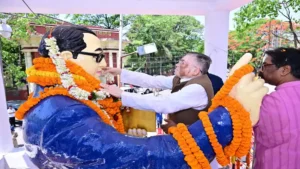 Ambedkar Jayanti 2026: रांची में बाबा साहेब को किया गया नमन, राज्यपाल और मुख्यमंत्री ने प्रतिमा पर अर्पित किए श्रद्धा सुमन