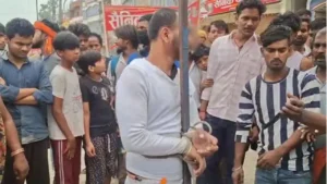 Muzaffarpur Crime: मुजफ्फरपुर में बकरी चोरी के आरोप में युवक को खंभे से बांधकर पीटा, रिटायर्ड कृषि अधिकारी का बेटा निकला आरोपी