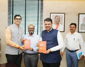 CM देवेंद्र फडणवीस ने किया ‘द लाइफ स्किल कॉल्ड सेल्स’ का विमोचन, बदल जाएगी सोच