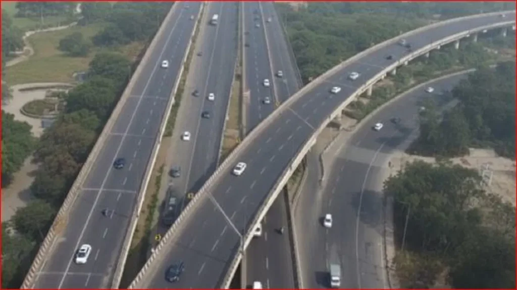 Delhi Traffic Update: दिल्ली में खत्म होगा Red Light का झंझट! इन 3 रूटों पर घंटों का सफर अब मिनटों में