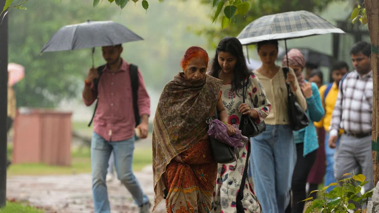 Weather Alert: दिल्ली-NCR में आंधी-बारिश का येलो अलर्ट; UP-राजस्थान में ओलावृष्टि की चेतावनी, जानें अपने शहर का हाल