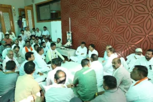 सांसद पाटिल के भाई के निधन पर शोक व्यक्त करने पहुंचे डिप्टी CM देवड़ा और कैलाश विजयवर्गीय, दी सांत्वना