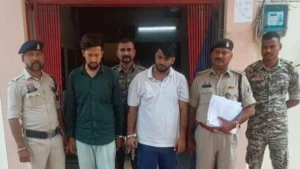 Dhamtari Crime: धमतरी में हेरोइन बेचते दो तस्कर गिरफ्तार, लाखों का सामान और नकदी बरामद; पुलिस की बड़ी कार्रवाई