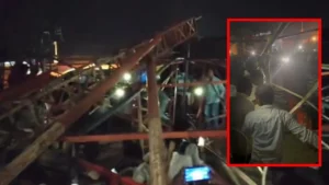 कुशीनगर मेले में चीख-पुकार! दुर्गा मंदिर में टूटकर गिरा झूला, 12 लोग लहूलुहान; 4 की हालत बेहद नाजुक