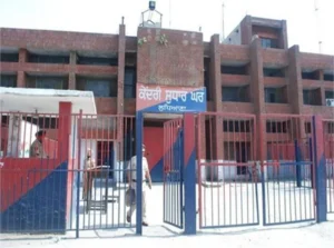 Ludhiana Jail: लुधियाना जेल में हवालाती से प्रतिबंधित सामान बरामद, जेल प्रशासन ने दर्ज कराई FIR; सुरक्षा पर उठे सवाल