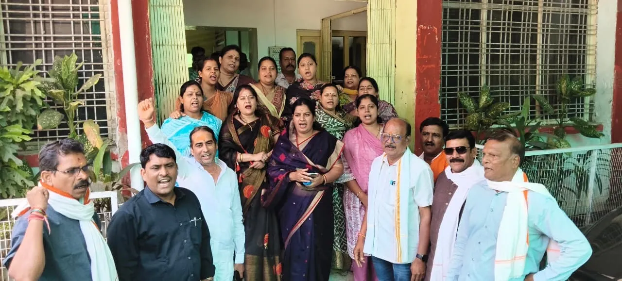 खंडवा: नगर निगम में ‘नारी शक्ति वंदन अधिनियम’ रोकने पर विपक्ष के खिलाफ निंदा प्रस्ताव पास