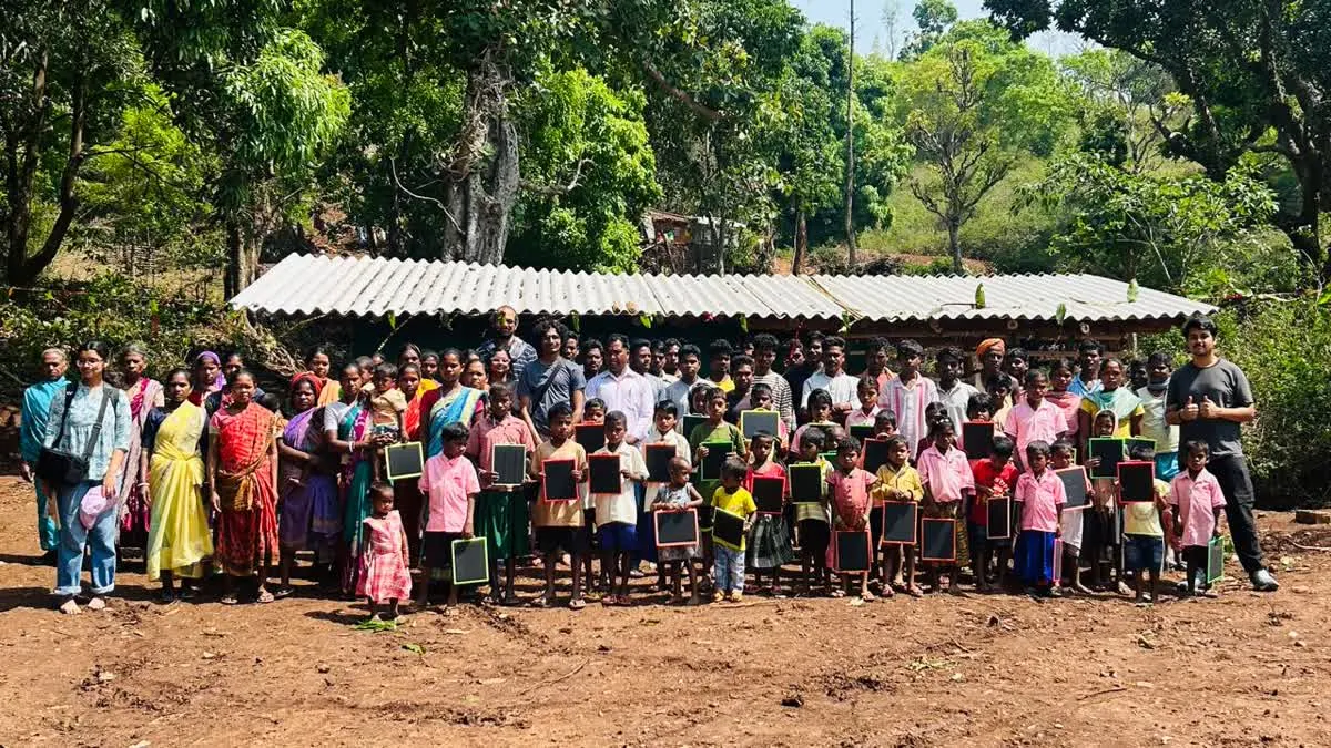 IIM Ranchi Initiative: नक्सल प्रभावित बुड़िकाई गांव में जली शिक्षा की लौ, IIM रांची की पहल से 35 बच्चों को मिला अपना पहला स्कूल