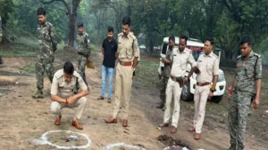 Ramgarh Encounter: रामगढ़ में पुलिस और अपराधियों के बीच मुठभेड़! राहुल दुबे गैंग के सनी सिंह को लगी गोली