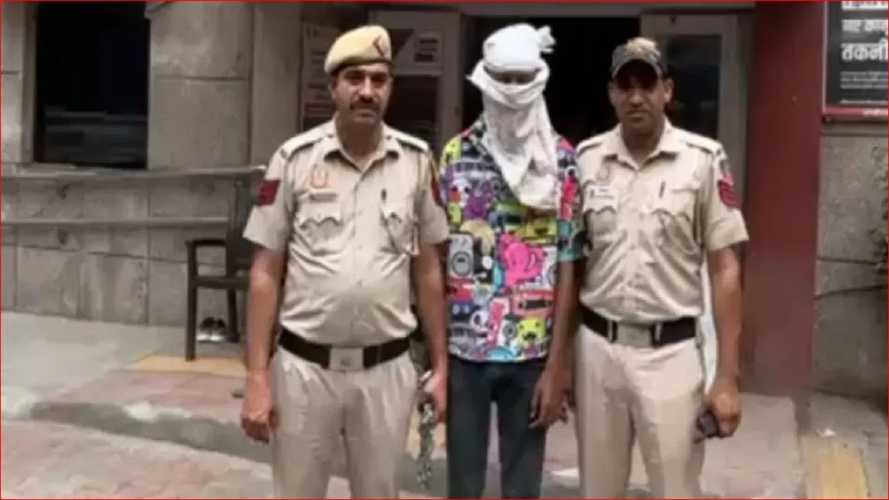 Delhi Double Murder: “पापा की सरकारी नौकरी और 50 लाख का PF चाहिए था!” दिल्ली में पिता-चाचा की हत्या करने वाले बेटे का रोंगटे खड़े करने वाला खुलासा