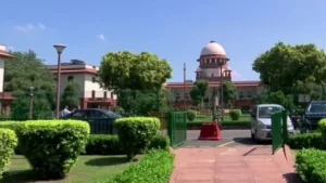 Pema Khandu Case: अरुणाचल के CM पेमा खांडू की बढ़ीं मुश्किलें, रिश्तेदारों को ठेके देने के मामले में SC ने दिया CBI जांच का आदेश