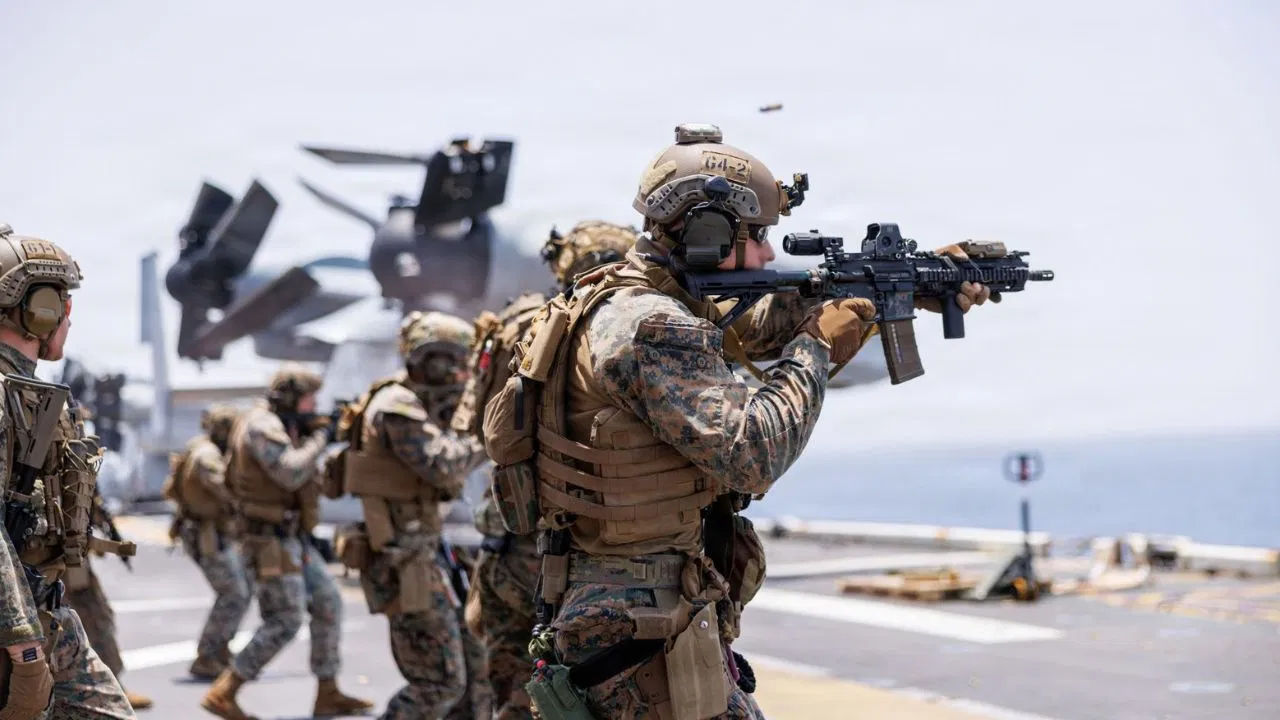 US vs Iran: होर्मुज जलडमरूमध्य ब्लॉक करने का दांव फेल, जानें समंदर में अमेरिका के खिलाफ ईरान ने कैसे किया ‘खेला’